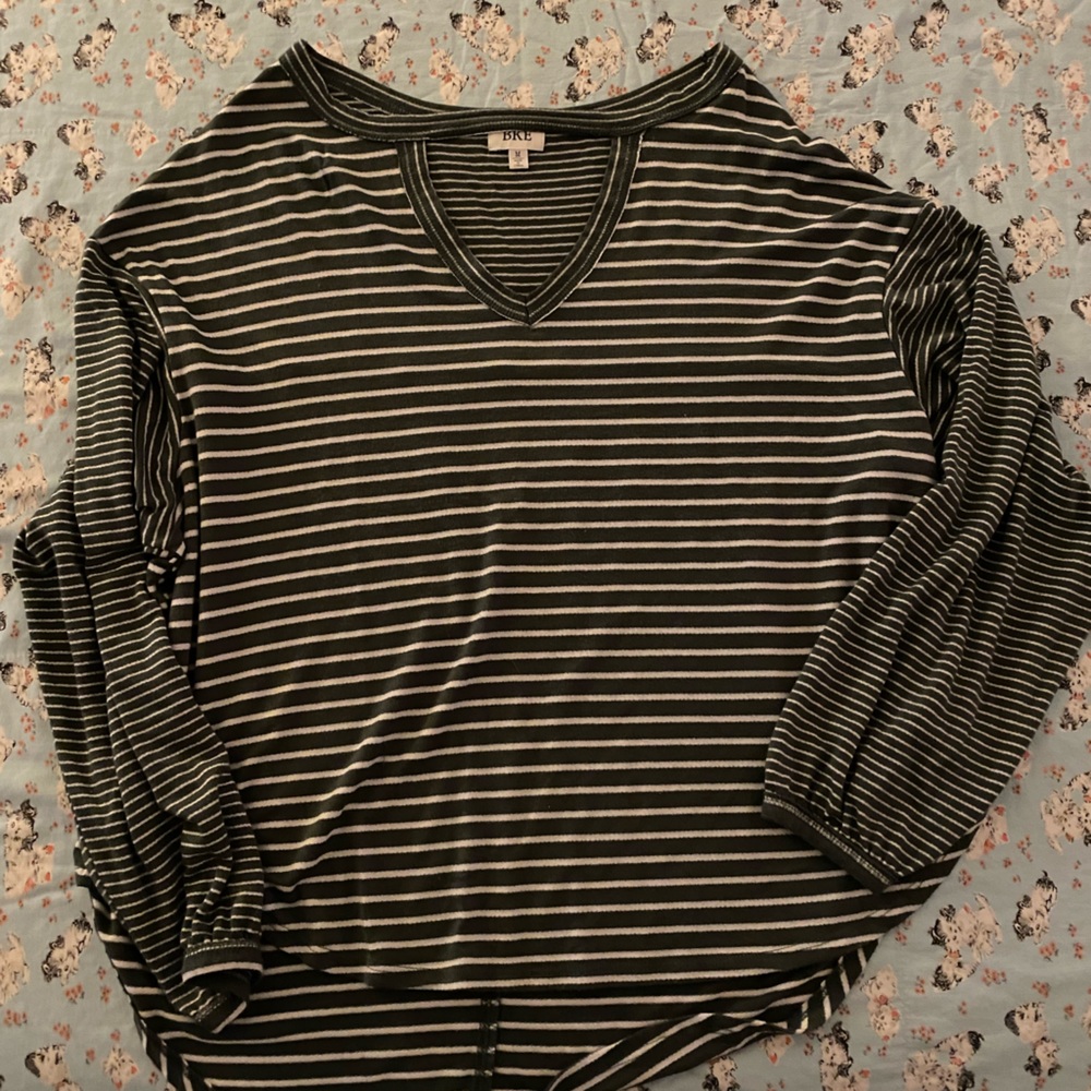 BKE long sleeve top size medium